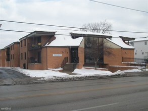 7900 Harwood Ave in Wauwatosa, WI - Building Photo - Building Photo