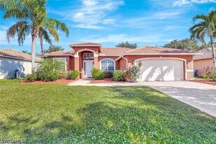721 Grand Rapids Blvd in Naples, FL - Building Photo