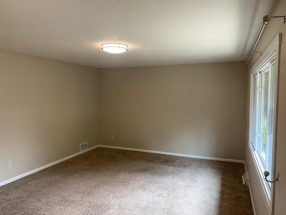 10610 Johnson Cir, Unit 10610 Johnson Cir in Minneapolis, MN - Foto de edificio