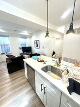 1644 W Cermak Rd in Chicago, IL - Building Photo - Building Photo