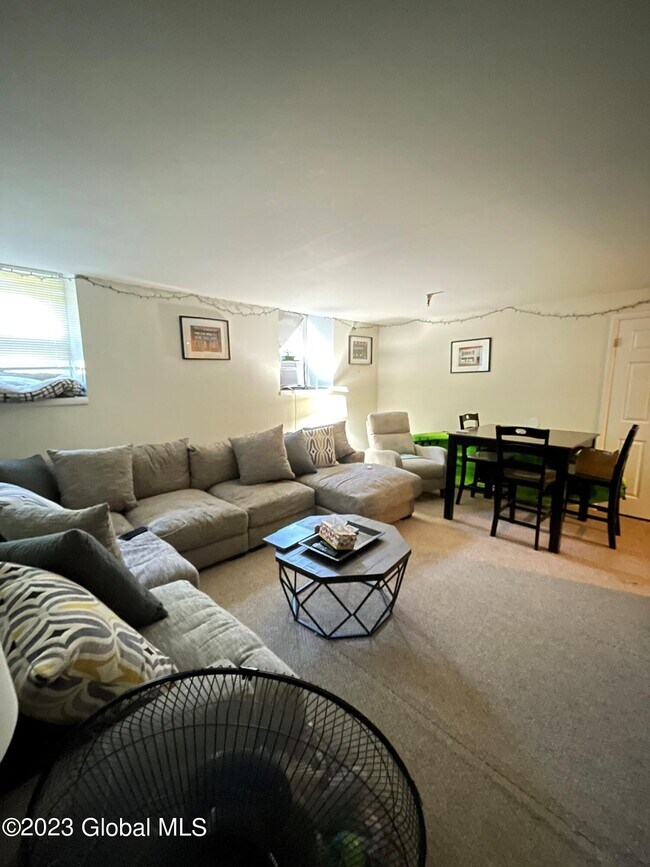 82 Circular St-Unit -B3 in Saratoga Springs, NY - Building Photo - Building Photo