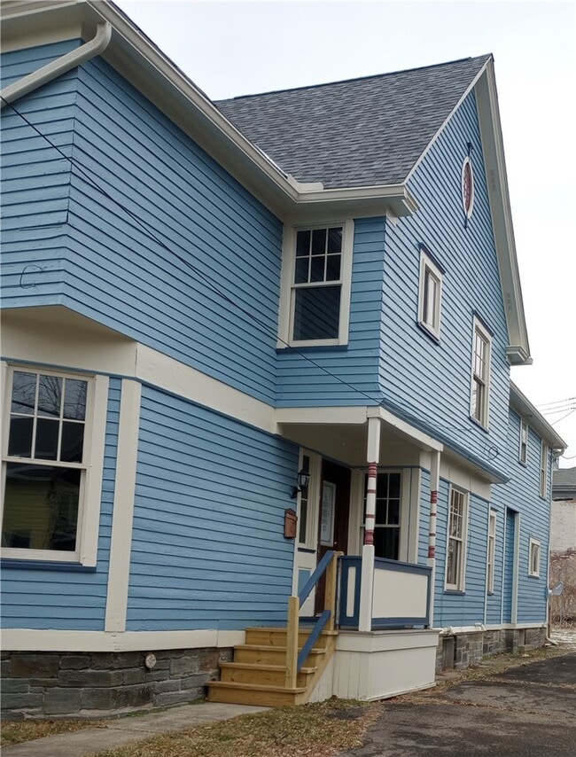 362 W Gray St in Elmira, NY - Foto de edificio - Building Photo