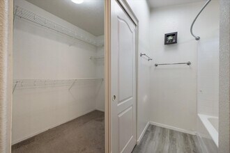 7646 E Covina St in Mesa, AZ - Foto de edificio - Building Photo