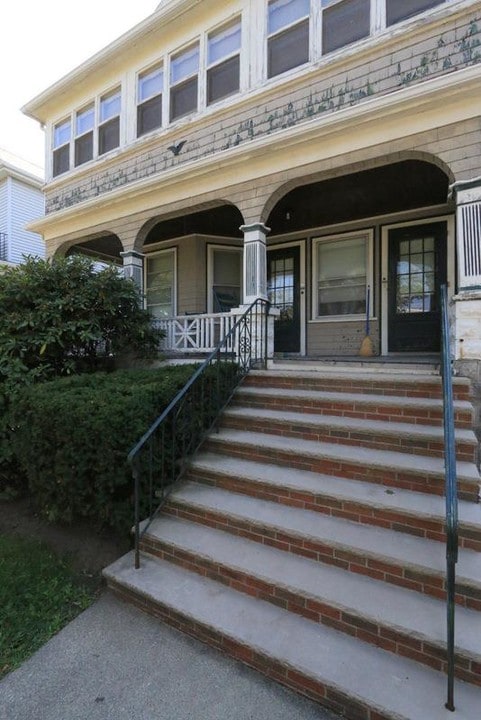 232 Powder House Blvd in Somerville, MA - Building Photo