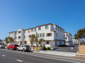 Vista Pacifica in Oxnard, CA - Building Photo - Building Photo