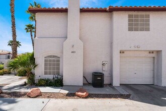 3823 Starfield Ln in Las Vegas, NV - Building Photo - Building Photo