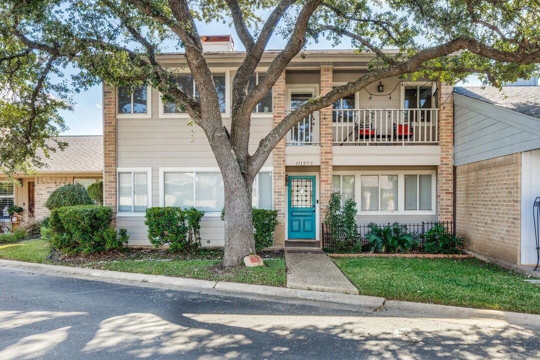 11127 Pinehurst Dr in Austin, TX - Building Photo