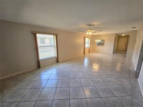 2608 66th St Cir W in Bradenton, FL - Building Photo - Building Photo