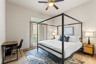 2401 Grove Blvd in Austin, TX - Building Photo - Building Photo