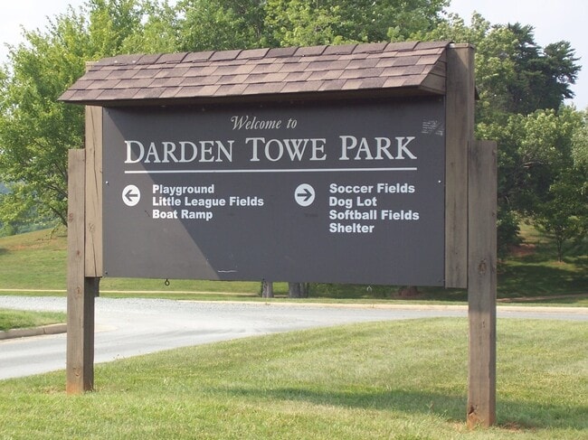 400 Dorrier Dr in Charlottesville, VA - Building Photo - Building Photo