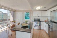 Houston House photo'