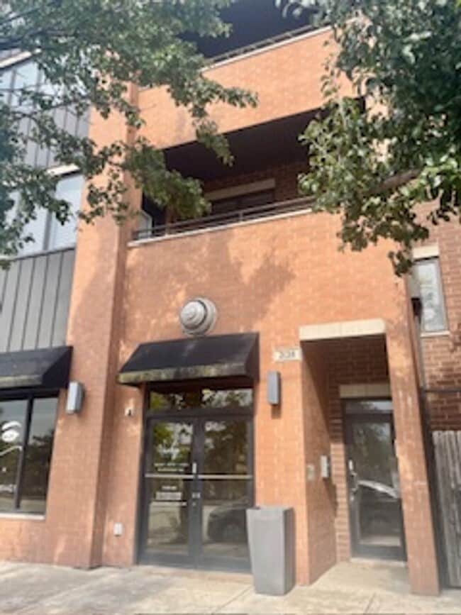 2128 W Van Buren St in Chicago, IL - Building Photo - Building Photo