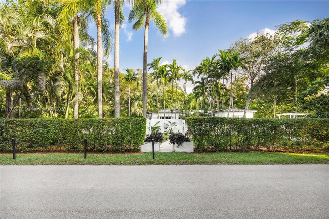 4085 Poinciana Ave in Miami, FL - Building Photo - Building Photo
