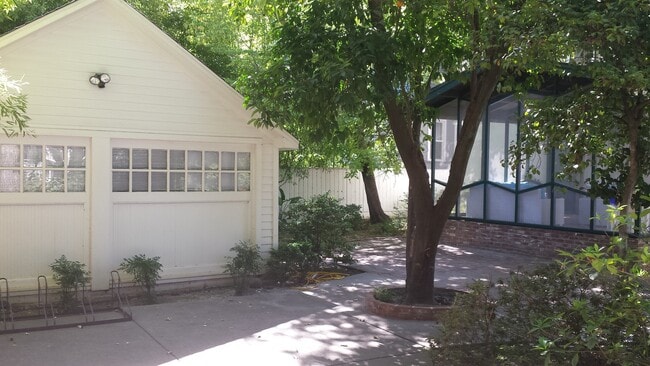 410 Normal Ave in Chico, CA - Building Photo - Building Photo