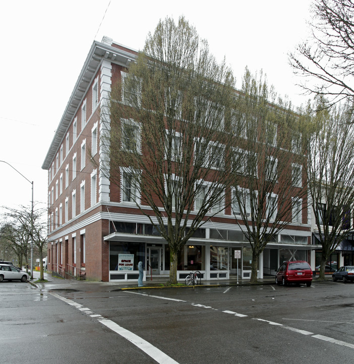 Julian Hotel in Corvallis, OR - Foto de edificio