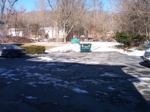 70 New Paltz Rd in Highland, NY - Foto de edificio - Building Photo
