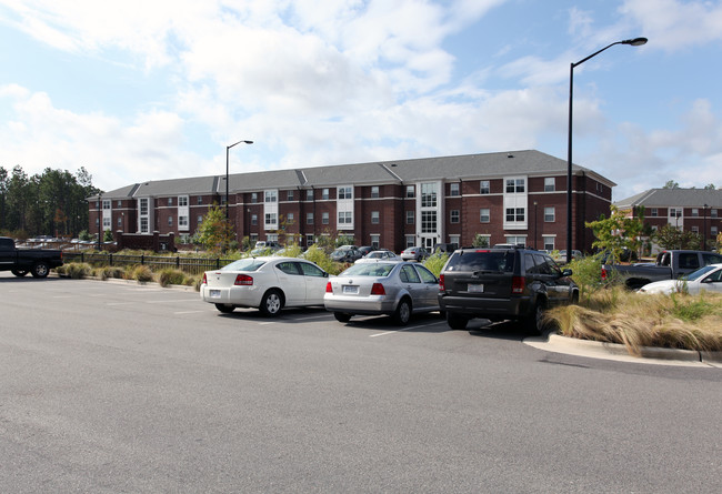 2009 Residence Hall in Wilmington, NC - Building Photo - Building Photo