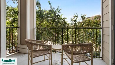 715 W Slaughter Ln, Unit 2024 in Austin, TX - Building Photo - Building Photo