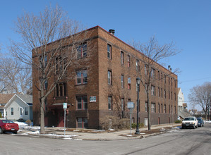 1831 Clinton Ave in Minneapolis, MN - Building Photo - Building Photo