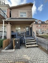 30 Curzon St in Toronto, ON - Building Photo