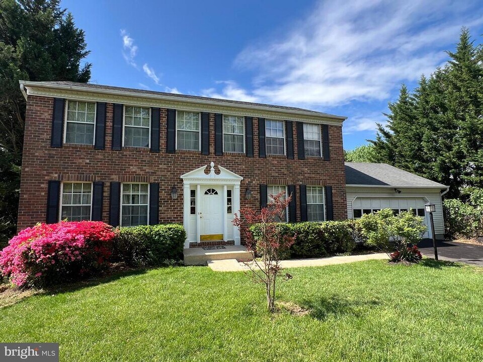 4739 Bates Dr in Ellicott City, MD - Building Photo