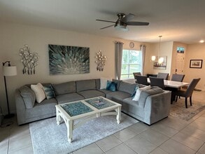 25208 E Lenox Cir in Punta Gorda, FL - Foto de edificio - Building Photo