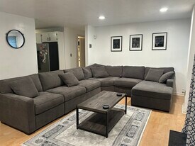 19 Bourbon St, Unit 19 Bourbon St #87 in Peabody, MA - Building Photo