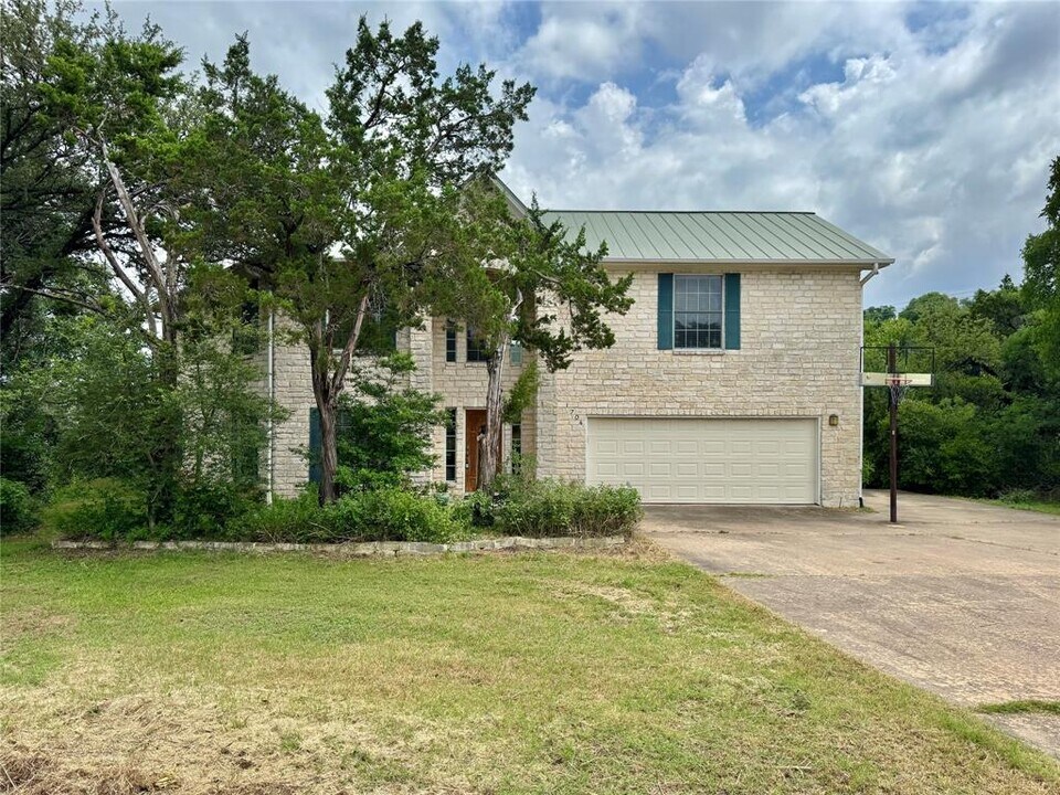 1704 Yaupon Valley Rd in West Lake Hills, TX - Building Photo