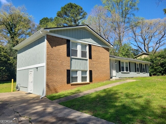 463 Rock Meadow Dr in Stone Mountain, GA - Building Photo - Building Photo