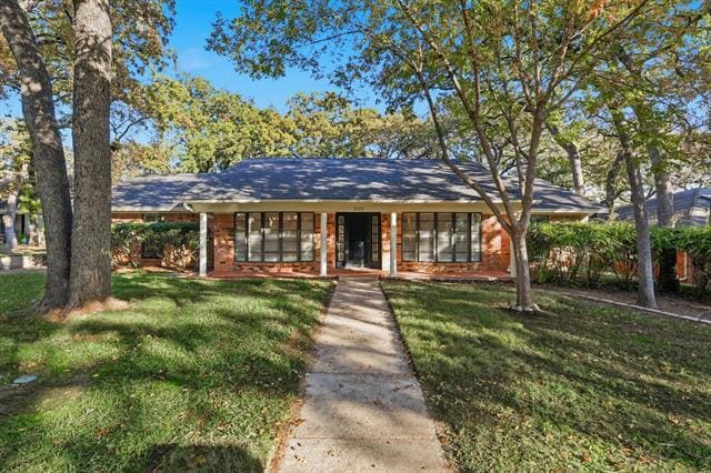 2505 Oak Manor Ct in Arlington, TX - Building Photo - Building Photo