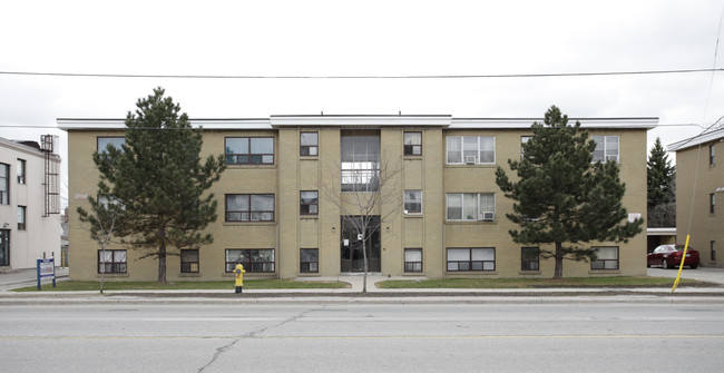 Winston Park Apartments in Toronto, ON - Building Photo - Building Photo