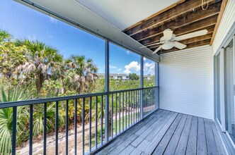 9872 Indian Key Trail in Seminole, FL - Foto de edificio - Building Photo