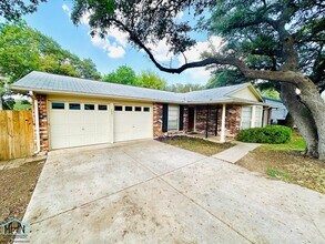 6231 Linus St in San Antonio, TX - Building Photo - Building Photo