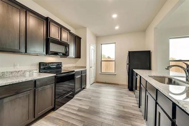 816 Mallorie Ln in Ferris, TX - Building Photo - Building Photo