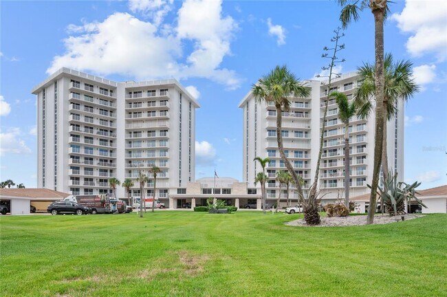 property at 2295 Gulf of Mexico Dr
