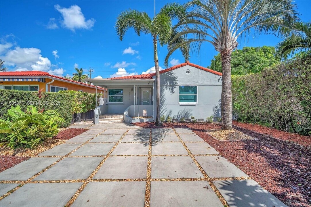 1535 Jackson St in Hollywood, FL - Foto de edificio