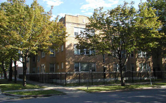 4741 N Hamlin Ave Apartamentos