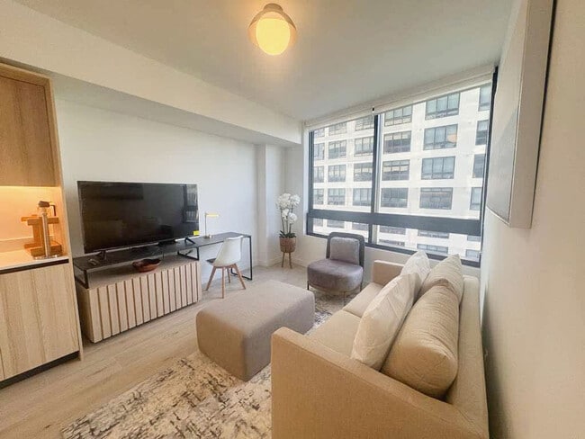 225 N Miami Ave in Miami, FL - Building Photo - Building Photo