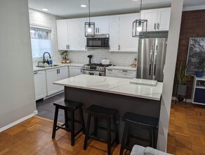 3142 Martha Custis Dr in Alexandria, VA - Foto de edificio - Building Photo