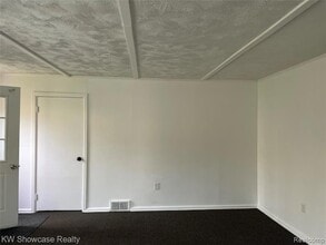 4335 Territorial Rd in Rochester, MI - Building Photo - Building Photo