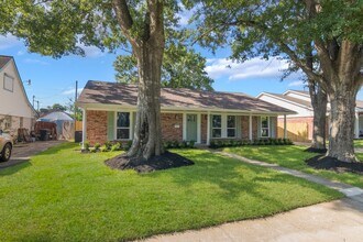 6115 Lymbar Dr in Houston, TX - Building Photo - Building Photo