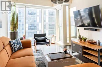 8 The Esplanade in Toronto, ON - Building Photo - Building Photo