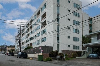 1555 Pohaku St in Honolulu, HI - Foto de edificio - Building Photo
