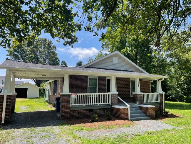 property at 4943 Doris St