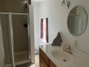 2235 Victor St, Unit Both units in Cincinnati, OH - Foto de edificio - Building Photo