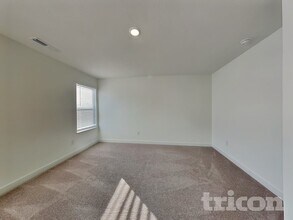 11827 Moorfield Ln in Indianapolis, IN - Building Photo - Building Photo