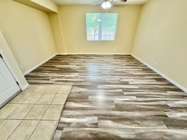 10217 King Henry Ave in Las Vegas, NV - Building Photo - Building Photo