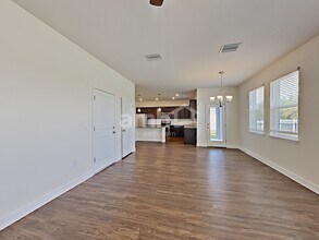 325 Pine Terrace Dr in Ruskin, FL - Building Photo - Building Photo