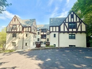 64 Kensington Rd in Bronxville, NY - Building Photo - Building Photo