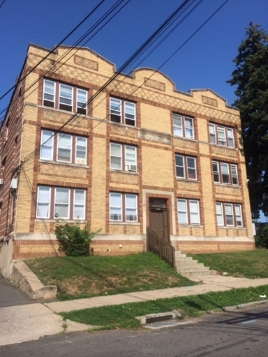 152-160 Tremont Street in New Britain, CT - Building Photo